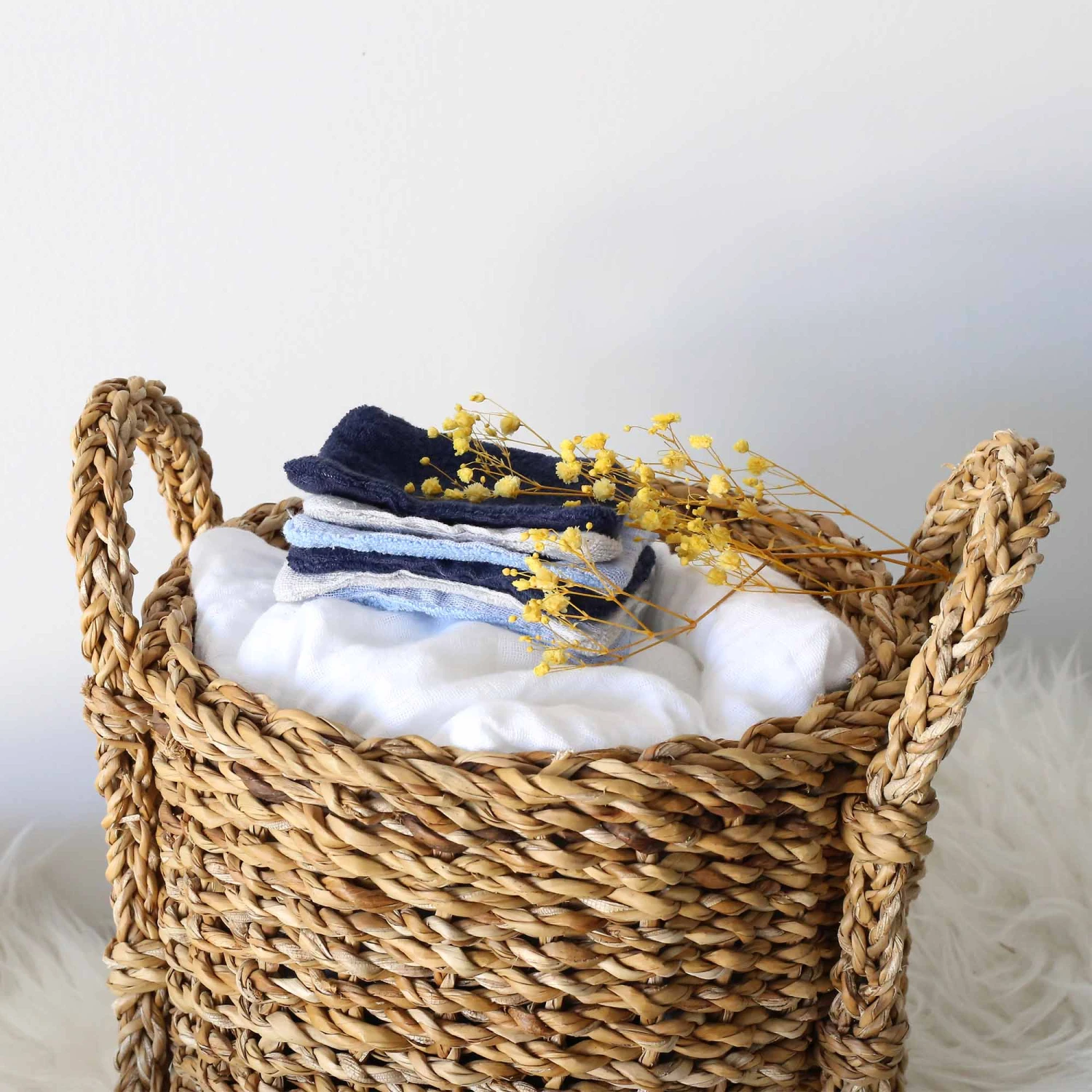 Lot De 6 Lingettes Lavable En Mousseline Blanc/bleu 10 X 10 Cm De Trois Kilos Sept 5 Lot De 6 Lingettes Lavable En Mousseline Blanc/bleu 10 X 10 Cm De Trois Kilos Sept – Image 3